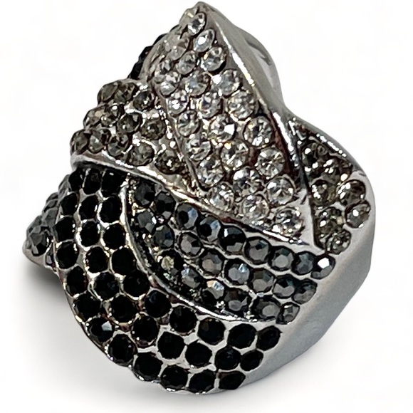 Lia Sophia Jewelry - ❤️ Lia Sophia ‘Cocktail Hour’ Braided Rhinestone Statement Ring